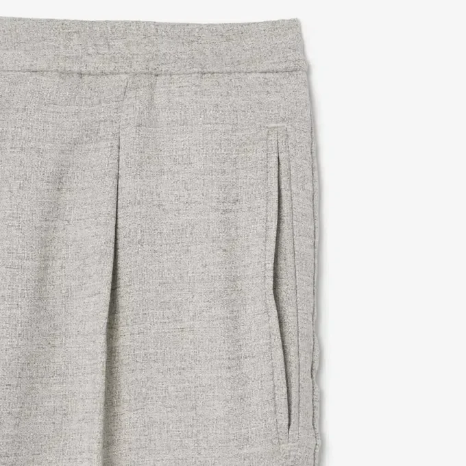 Broek met slubweefsel en relaxte pasvorm