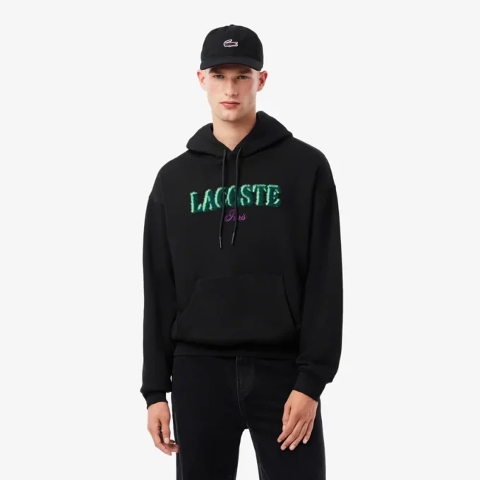 Heren hoodie met losse pasvorm en borduursel
