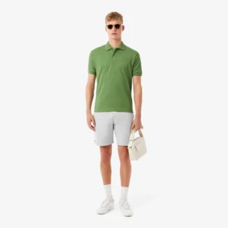 Polo met klassieke pasvorm en reliëflogo
