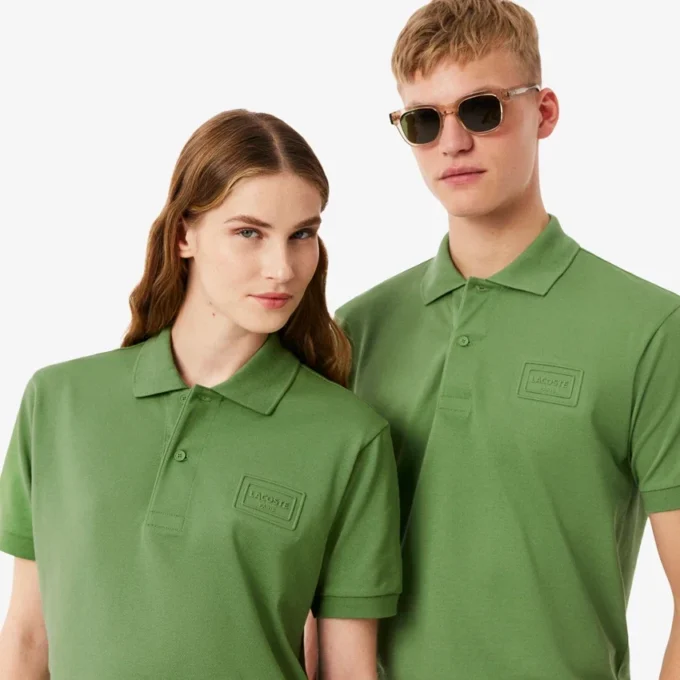 Polo met klassieke pasvorm en reliëflogo