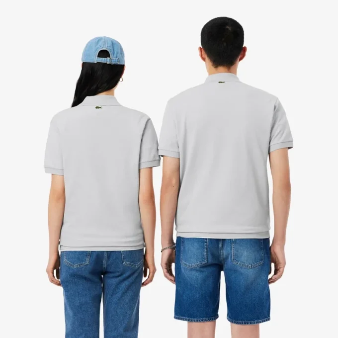 Polo met klassieke pasvorm en reliëflogo