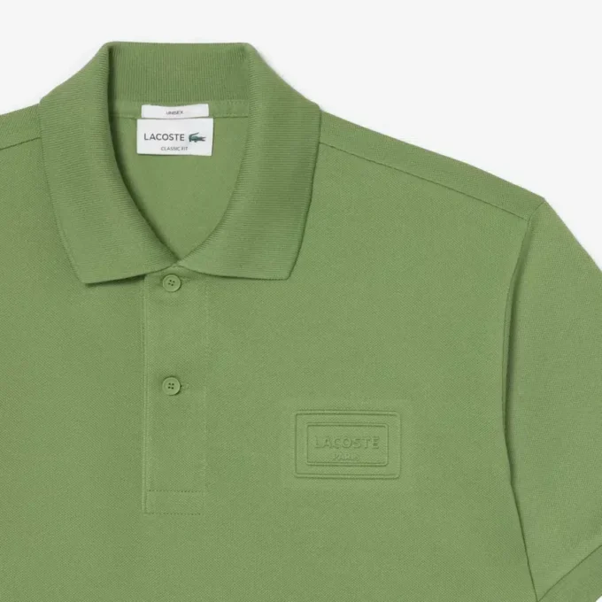 Polo met klassieke pasvorm en reliëflogo