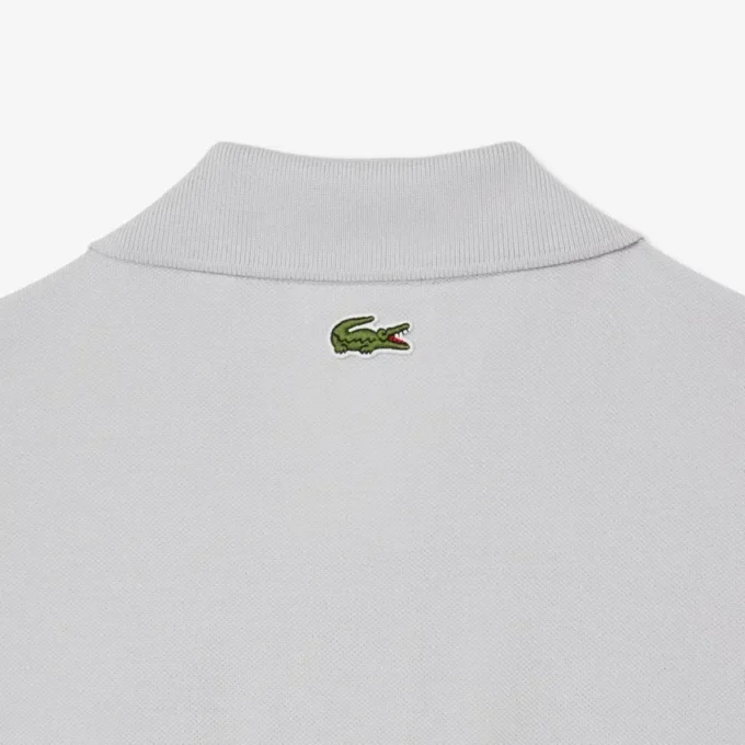 Polo met klassieke pasvorm en reliëflogo