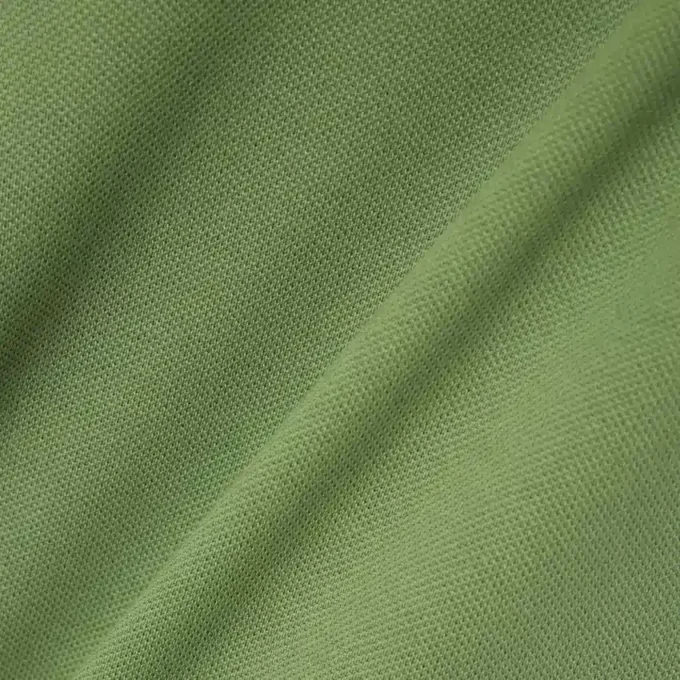 Polo met klassieke pasvorm en reliëflogo