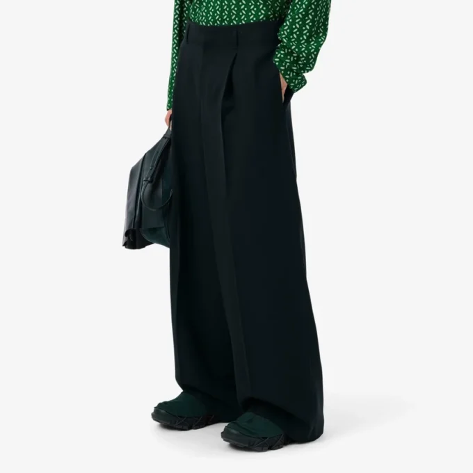 Runway breedvallende, getailleerde wollen broek
