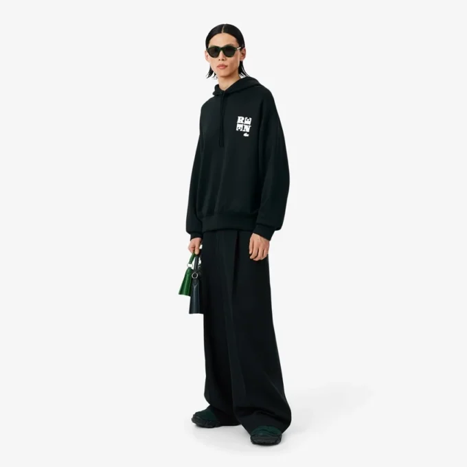 Runway-hoodie met badge-accent