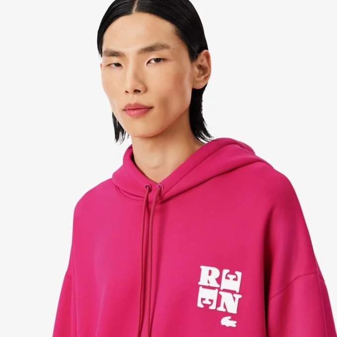 Runway-hoodie met badge-accent