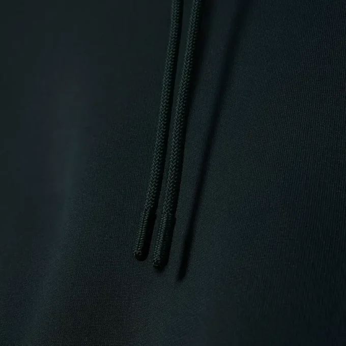 Runway-hoodie met badge-accent