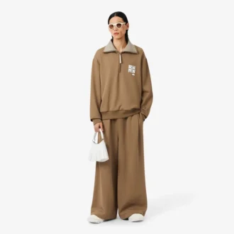 Runway-sweatshirt met hoge kraag, ritssluiting en badge-accent