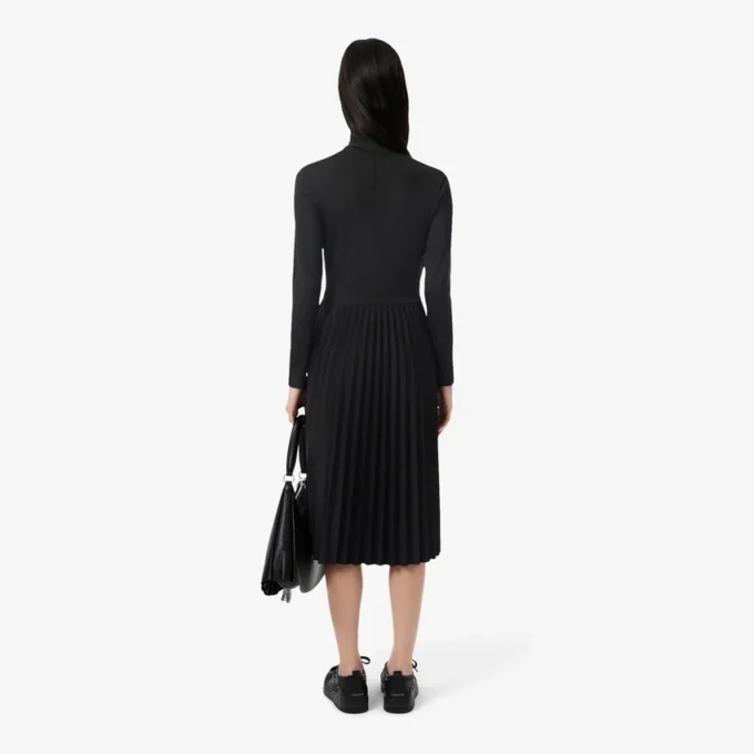 Slim fit jurk met hoge hals voor dames