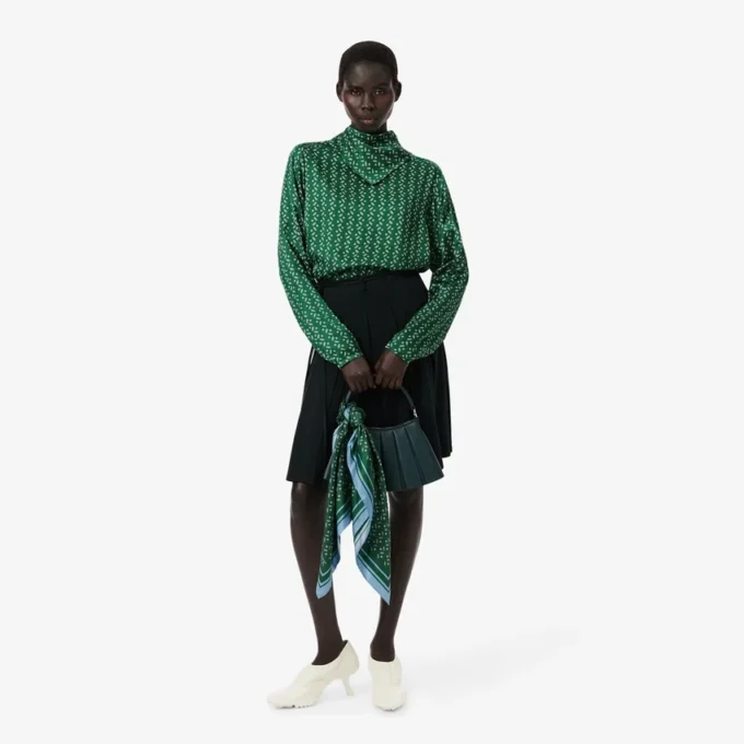 Zijden vierkante sjaal met catwalkprint
